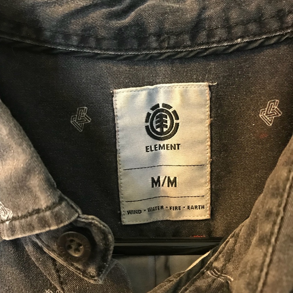 Men’s Element button up Size Medium